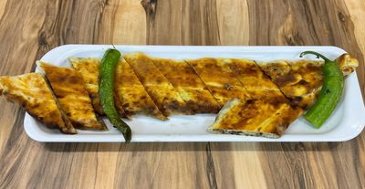 Kapalı Kavurmalı Pide