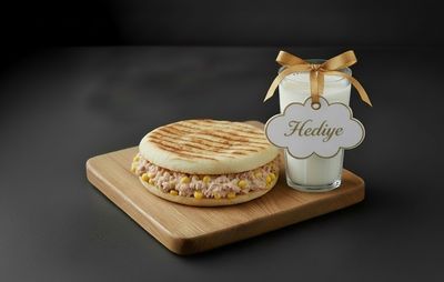 Ton Balıklı Mısırlı Bazlama Tost