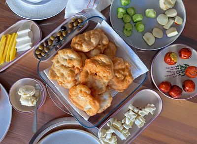 Sucuklu Kaşarlı Menemen Serpme Kahvaltı