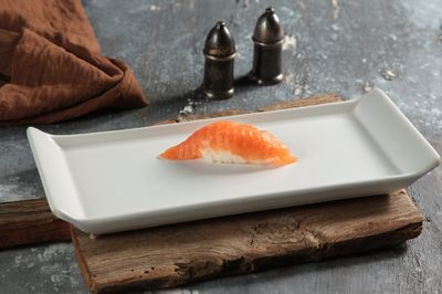 Sake Nigiri (1 Pcs.)