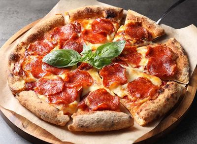 Sucuklu Pizza (Orta Boy)