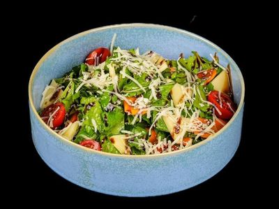 Parmesanlı Roka Salatası