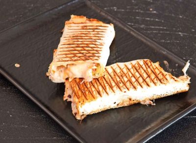 Kaşarlı Tavuk Döner Dürüm (Medium)