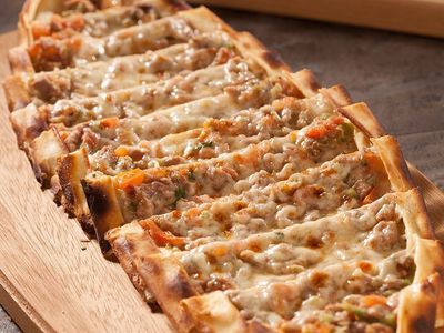 Kuşbaşı Kaşarlı Pide