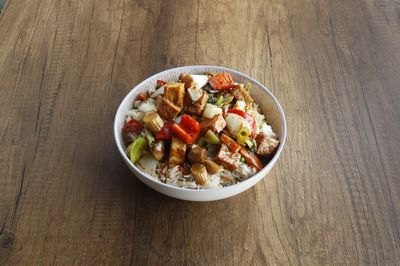 Tavuklu Pilav Üstü & Sebzeli Tofu