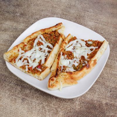 Kıymalı Kaşarlı Pide