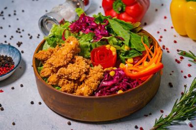 Çıtır Tavuklu Salata