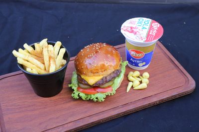 Dopagen Double Burger Mega Menü