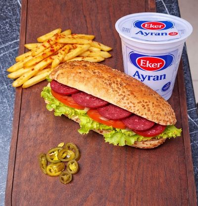 Sucuklu Sandviç & Ayran Menü