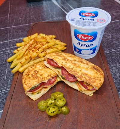 Kaşarlı Sucuklu Bazlama Tost & Ayran Menü