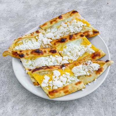 Peynirli & Yumurtalı Pide