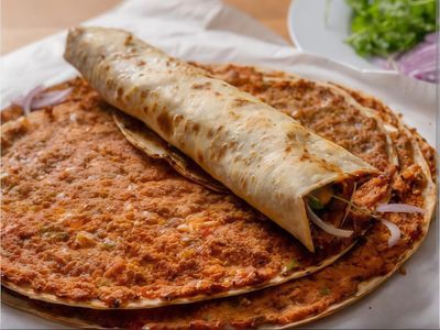 Kaşarlı Lahmacun