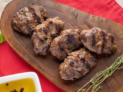 Kaşarlı Izgara Köfte Menü