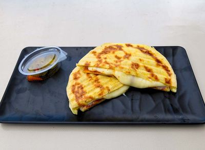 Kaşarlı Bazlama Tost