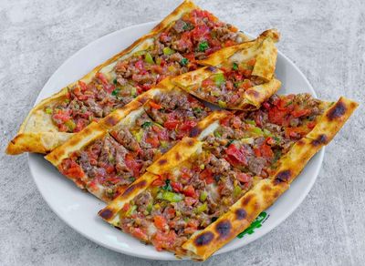 Ispanaklı Kaşarlı Cantik Pide
