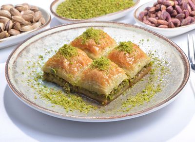 Antep Fıstıklı Kare Baklava (500 gr.)