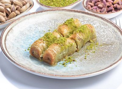 Fıstıklı Sarı Burma (500 gr.)