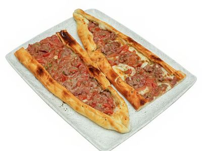 Kuşbaşılı Kaşarlı Pide