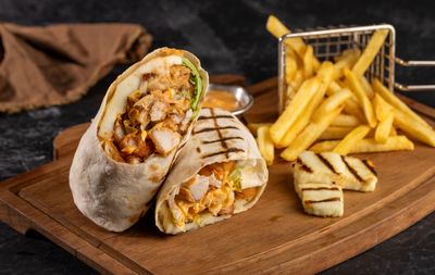 Peri Peri Soslu Hellimli Wrap Menü