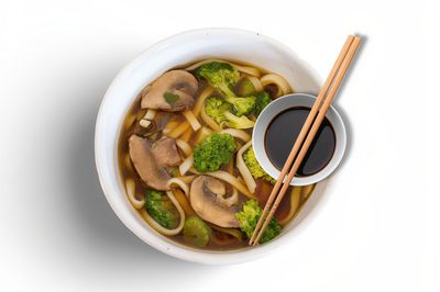 26- Sebzeli Udon Çorba