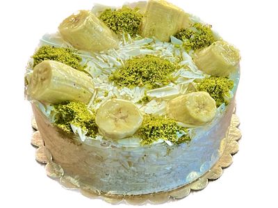 Beyaz Muzlu Fıstıklı Pasta (3 Kişilik)