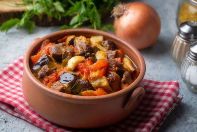 Güveçte Kuşbaşı