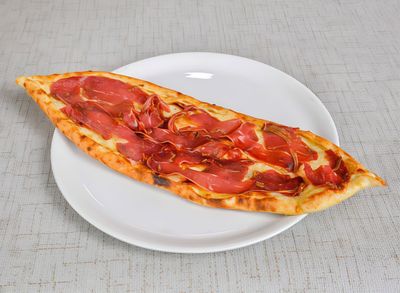 Pastırmalı Kaşarlı Pide