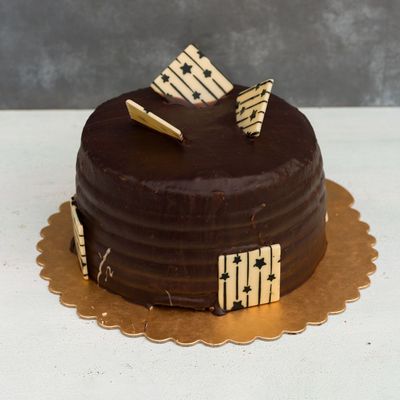 Muzlu Çikolatalı Yaş Pasta (4-5 Kişilik)