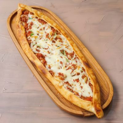 Kıymalı Kaşarlı Pide