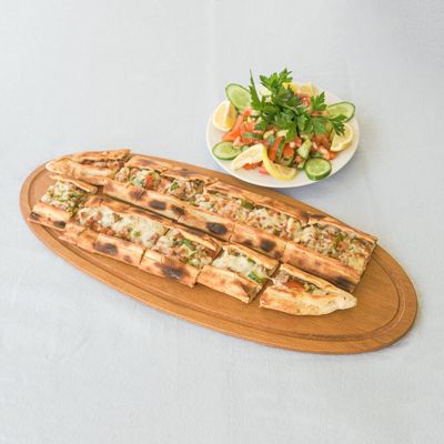Kuşbaşı Kaşarlı Pide