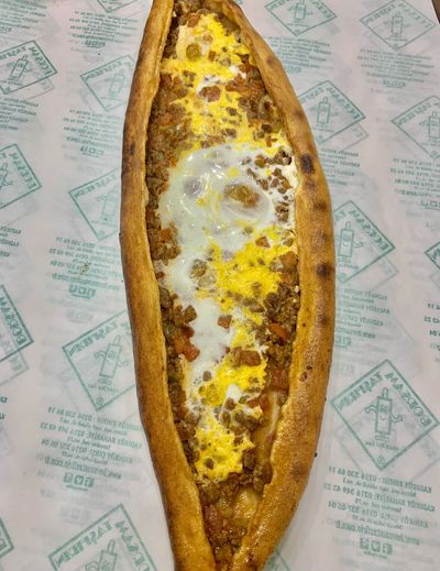 Kuşbaşılı Yumurtalı Pide
