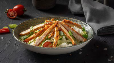 Izgara Tavuklu Salata