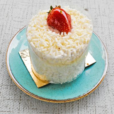 Çilekli Pasta (Adet)