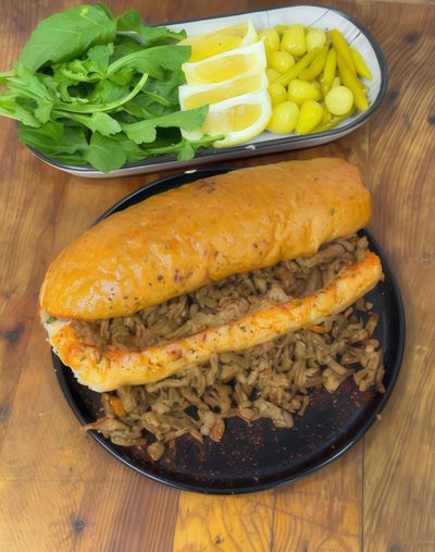 Ekmek Arası Duble Etibol Et Tantuni