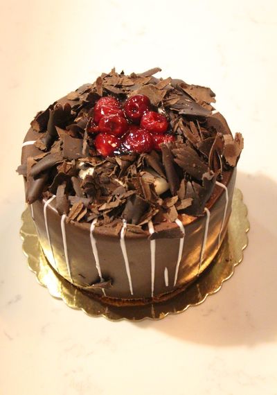 Çikolatalı & Vişneli Pasta (4 - 6 Kişilik)