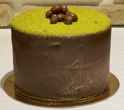 Çikolatalı & Fıstıklı Pasta (4 - 6 Kişilik)