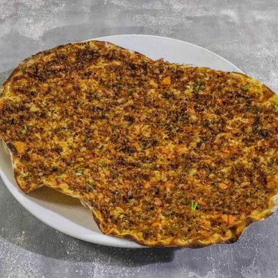 Özel Sarımsaklı Lahmacun