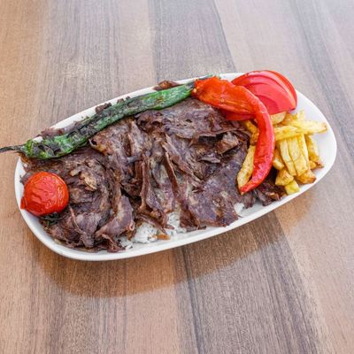 Pilav Üstü Et Döner (Bulgur Pilavı)