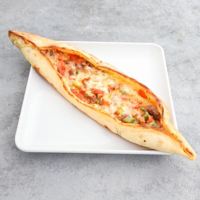 Kuşbaşılı Kaşarlı Pide