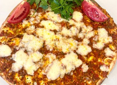Kaşarlı Lahmacun