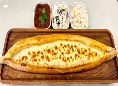 Kaşarlı Pide