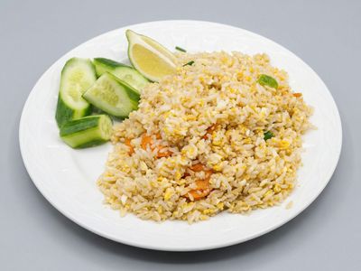 Thai Usulü Kızarmış Pilav (Yumurtalı) - Thai Fried Rice (Only Egg)