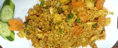 Ananaslı Kızarmış Pilav (Vejetaryen) - Pineapple Fried Rice (Veg)