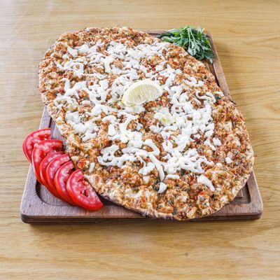 Kaşarlı Lahmacun