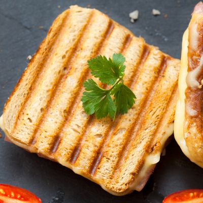 İçeceği Bizden Karışık Tost