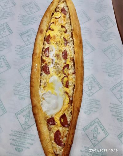 Karışık Yumurtalı Pide
