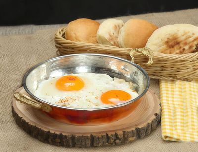 Beyaz Peynirli & Kaşarlı Göz Yumurta