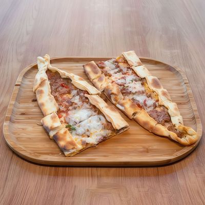 Kıymalı Kaşarlı Pide