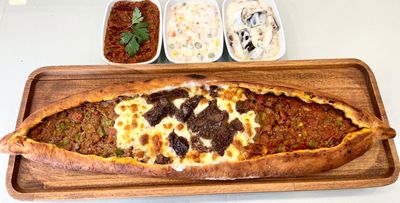 Spesiyal Karışık Pide