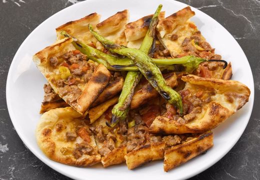 Kuşbaşılı Kaşarlı Pide (Açık)